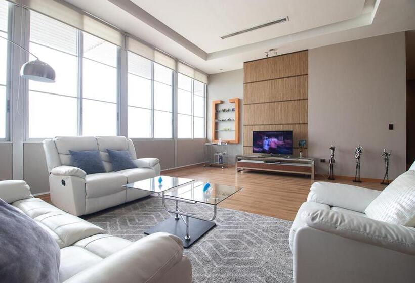 Апартаменты 3 Спальни, 200 M2   Puerto Santa Ana   3 Habitaciones