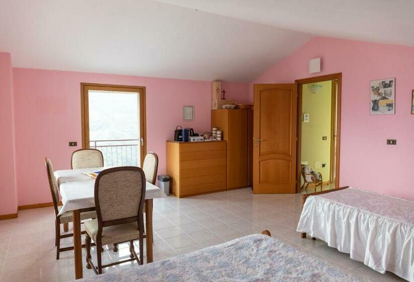 Номер Стандарт Вид на Озеро, B&b La Bouganville