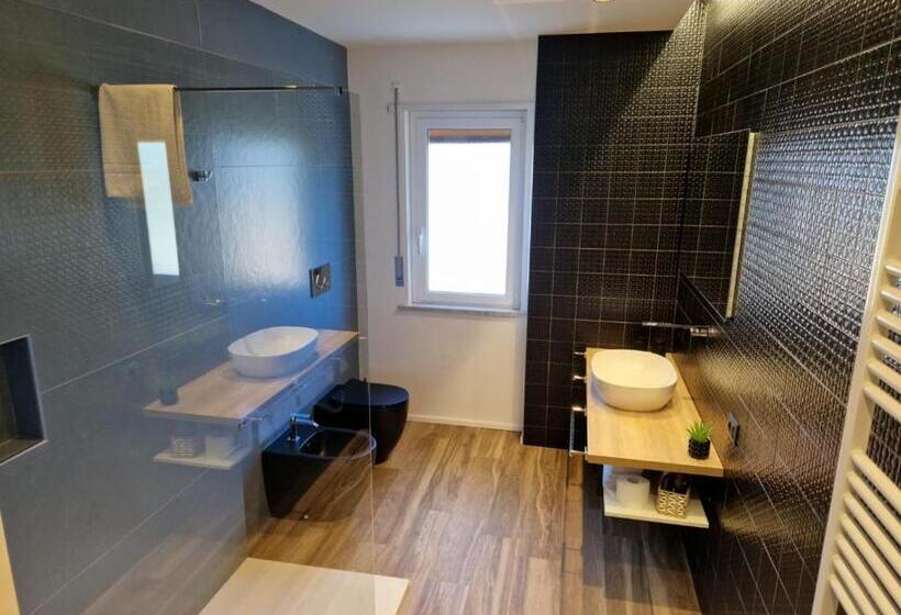 חדר סטנדרט לארבעה נוף לים, Sicily Milazzo Seafront Rooms