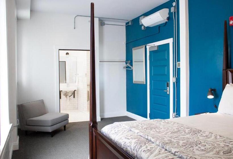 חדר דחוקס עם מיטת קינג, 11th Avenue Hostel