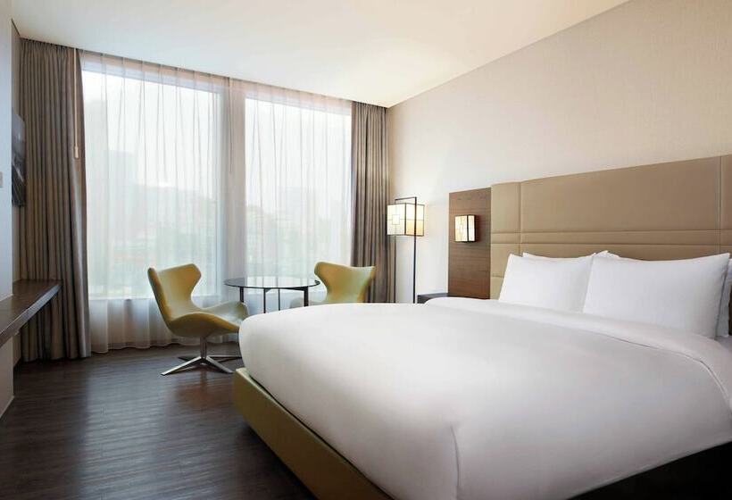 Suite Familiar, Courtyard By Marriott Seoul Namdaemun