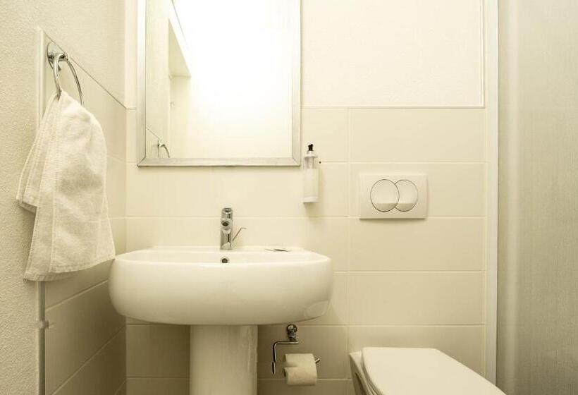 Номер Стандарт, My Kb Hôtel Montélimar