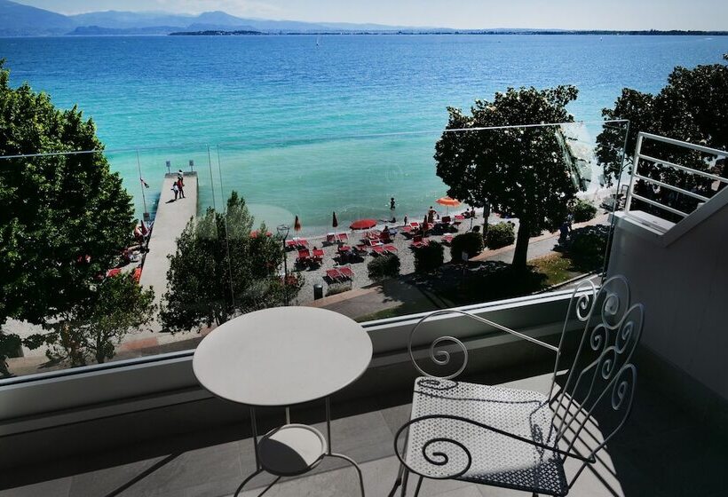 اتاق استاندارد با چشم‌انداز دریاچه, Riviera