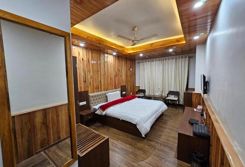 스탠다드 룸 킹사이즈 침대, Ziro Valley Resort
