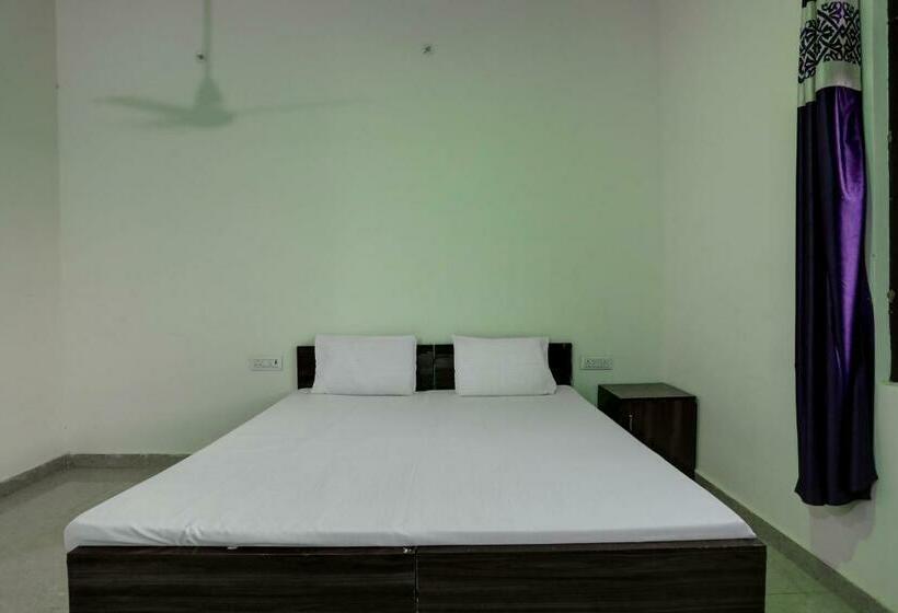 Трехместный Номер Классика, Oyo 81376 Hotel Sleep In
