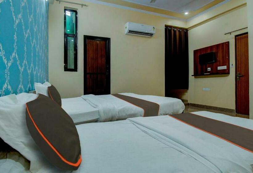 اتاق کلاسیک سه تخته, Oyo Flagship Hotel Mohi Palace