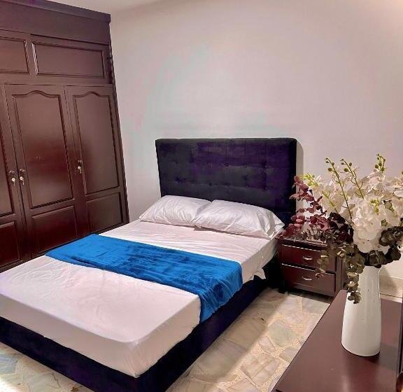 Номер Стандарт Вид на Бассейн, The View Hostel & Lounge
