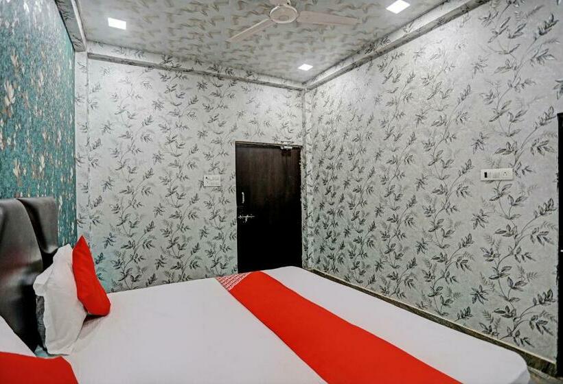 Трехместный Номер Классика, Oyo Flagship Hotel New Jagrani Palace