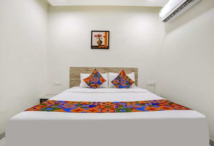 Quarto Deluxe, Fabhotel Bhakti Inn
