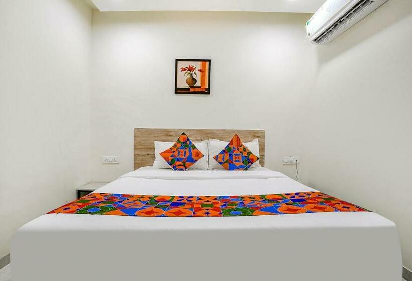 Quarto Deluxe, Fabhotel Bhakti Inn