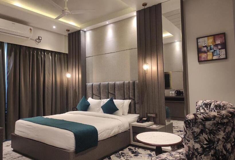 Номер Deluxe, The Dibrugarh Resort