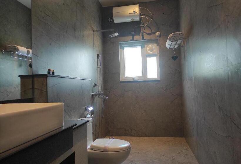 Номер Deluxe, The Dibrugarh Resort