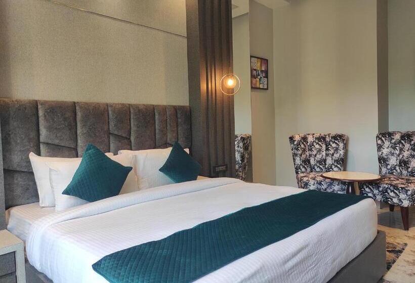 Номер Deluxe, The Dibrugarh Resort
