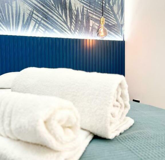 اتاق لوکس با چشم‌انداز دریا, The Apartment Agrigento