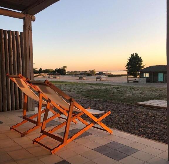 بانگلوی استاندارد, Casa Chic Carmelo  Club De Campo