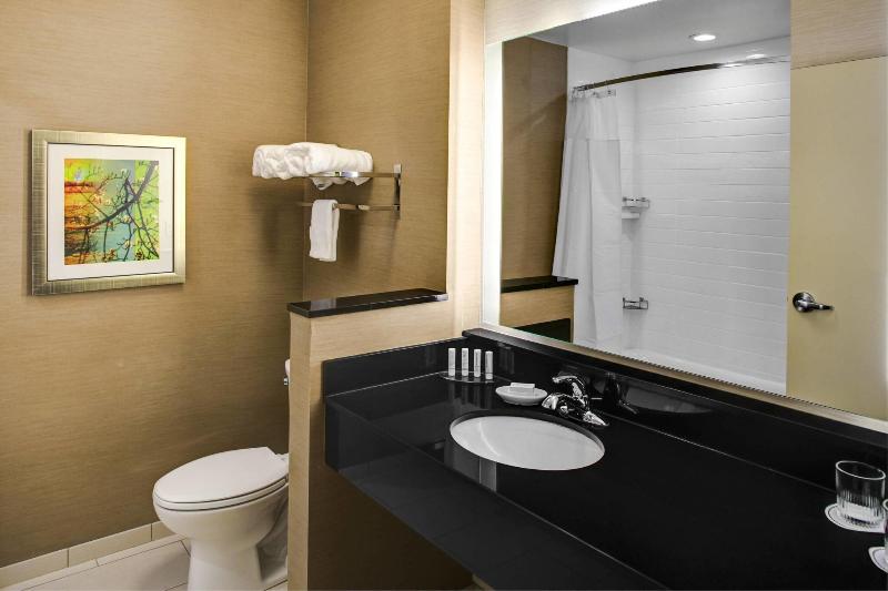 스위트 킹사이즈 침대, Fairfield Inn & Suites By Marriott Douglas