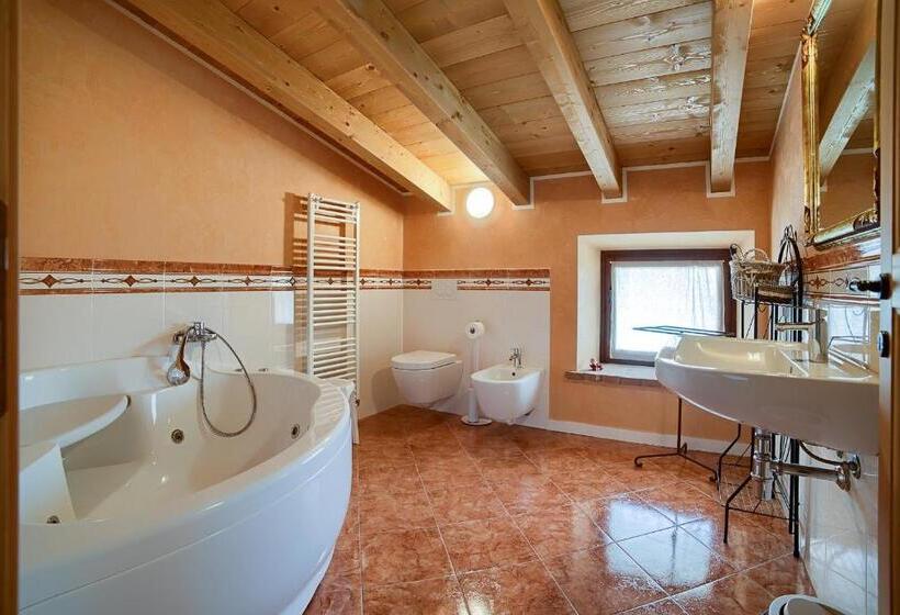Номер Стандарт, La Fonte Degli Dei