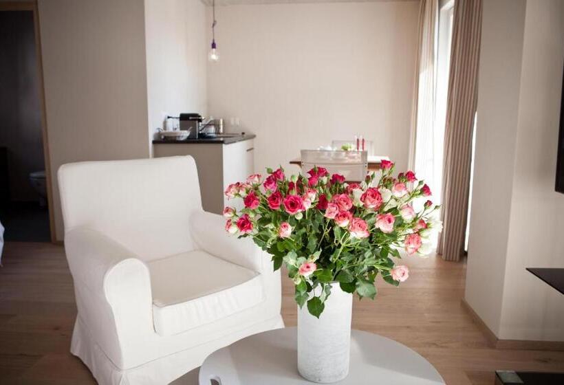 Студио Стандарт Вид на Сад, Le Coq Chantant B&b And Boutique