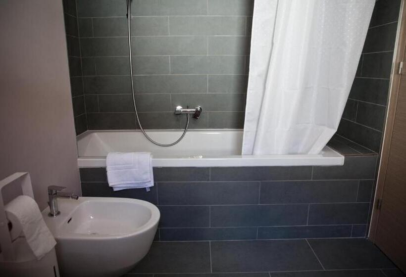 Студио Стандарт Вид на Сад, Le Coq Chantant B&b And Boutique