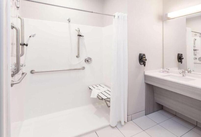 Номер Стандарт Адаптированный для Инвалидов, Microtel Inn & Suites By Wyndham West Fargo Near Medical Center