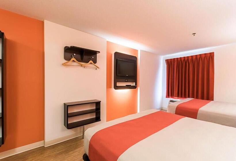 デラックスルーム, Motel 6 Moosomin, Sk