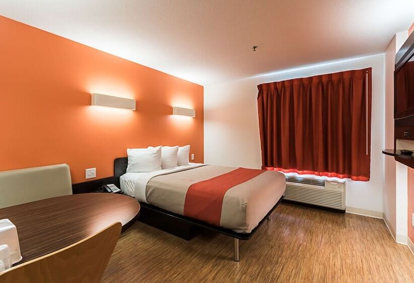 デラックスルーム, Motel 6 Moosomin, Sk