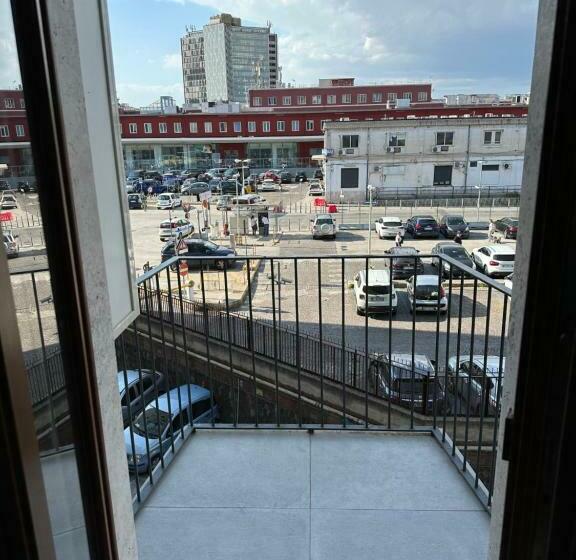 اتاق استاندارد با سرویس بهداشتی مشترک, A.i.r. Terminal Station