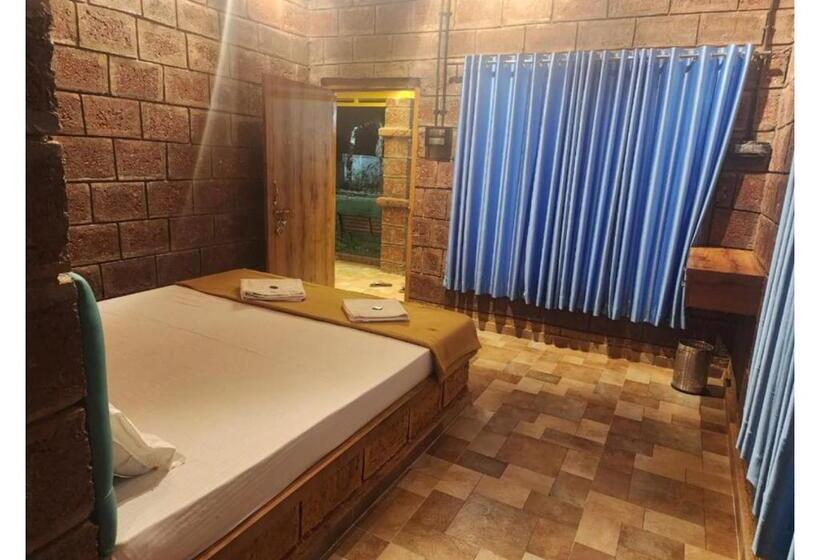 Люкс, Neel Agro Tourism &resort