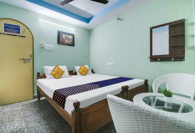 Трехместный Номер Классика, Spot On 81434 Hotel Omkar Vista