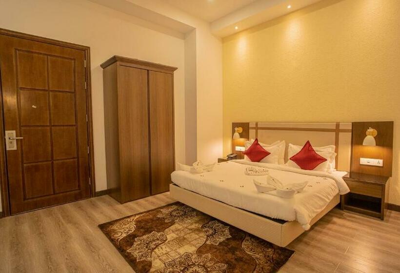 Люкс, Dhauladhar Heights Resort