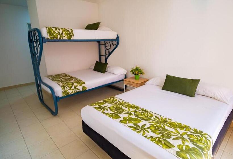 Четырехместный Номер Стандарт, Playa Hawai