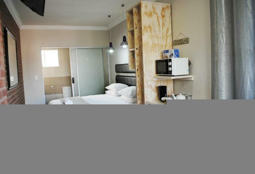 Номер Стандарт, B And B Sandton