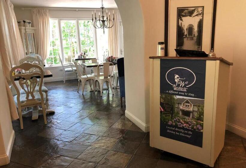 سوئیت با تخت بزرگ, Frederick William House