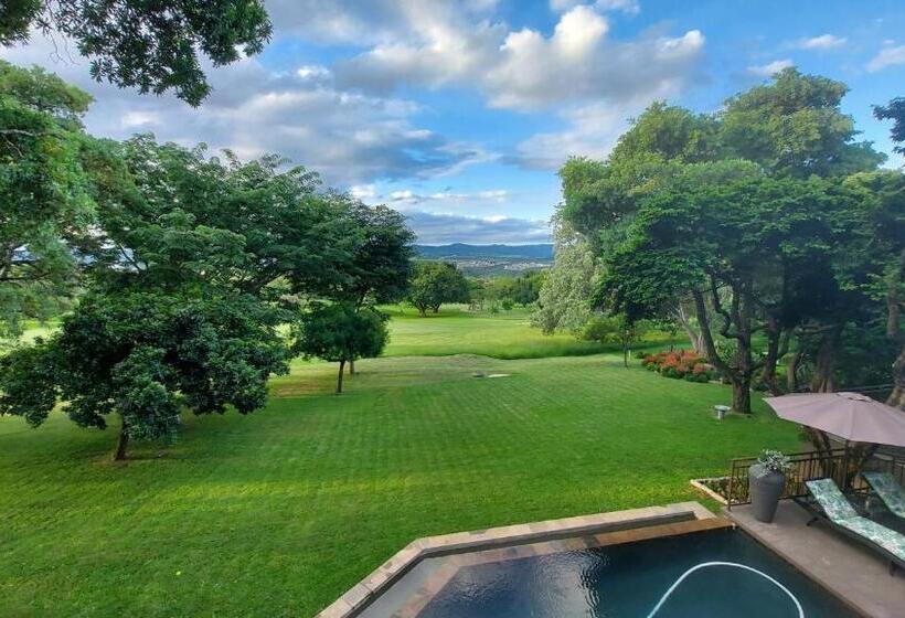 Номер Стандарт, Matumi Golf Lodge