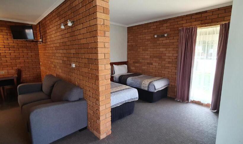 Семейный Номер, Centrepoint Motel Deniliquin