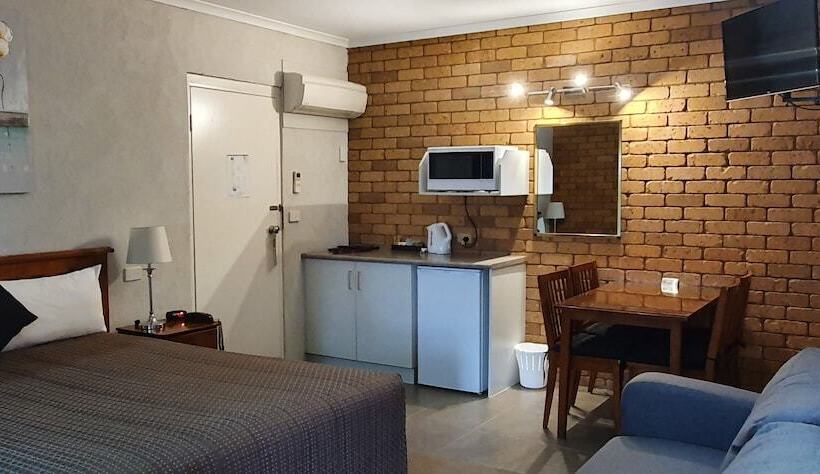 Семейный Номер, Centrepoint Motel Deniliquin