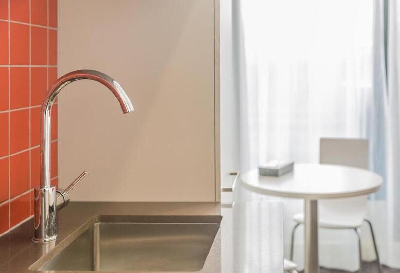 스탠다드 스튜디오, City Edge Box Hill Apartment