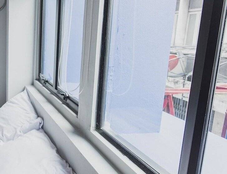 اتاق استاندارد با سرویس بهداشتی مشترک, Loftel Station Hostel