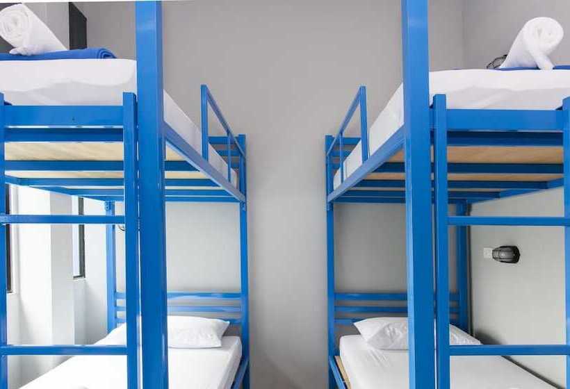 اتاق خانوادگی با سرویس بهداشتی مشترک, Loftel Station Hostel