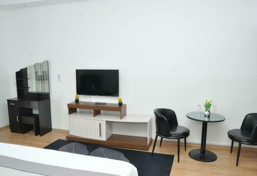 سوییت با چشم‌انداز استخر, Hôtel Sky Blue Mada
