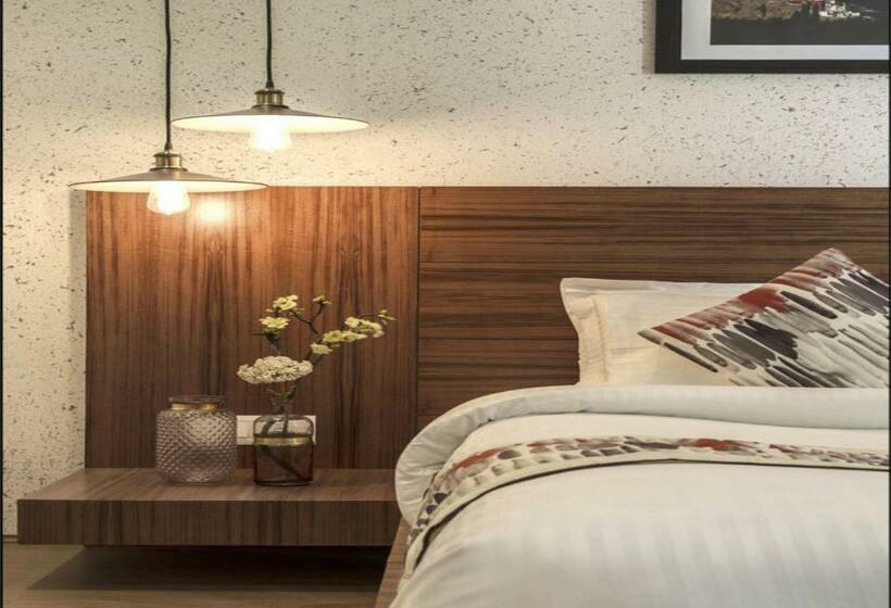 Номер Deluxe, The Maitreya Ladakh