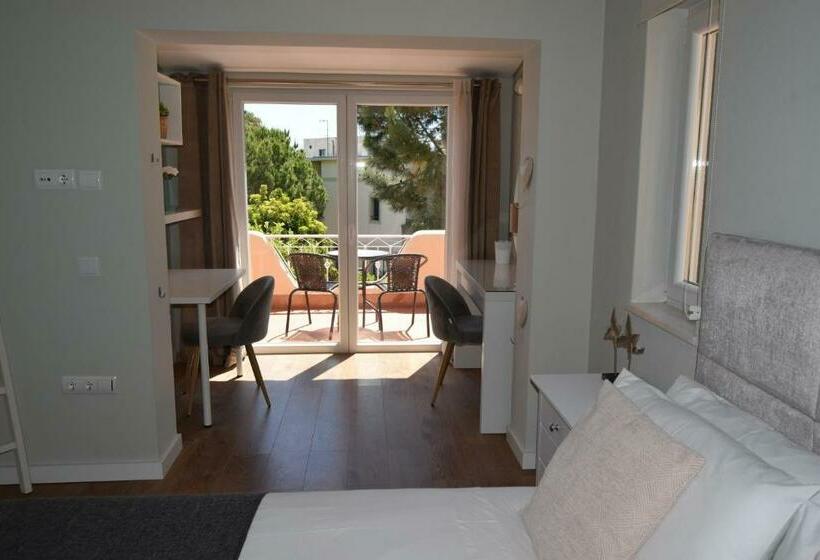 غرفة قياسية, Family House