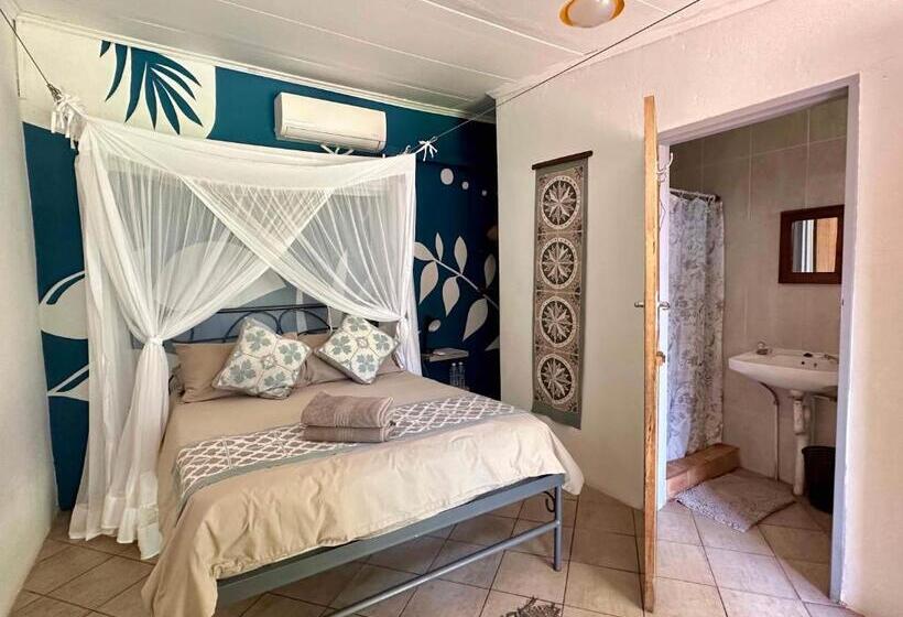 اتاق استاندارد, Fawlty Towers Accommodation & Activities