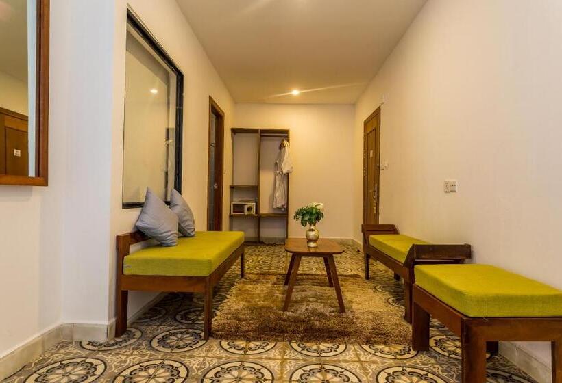 جناح جونيور, Home Chic