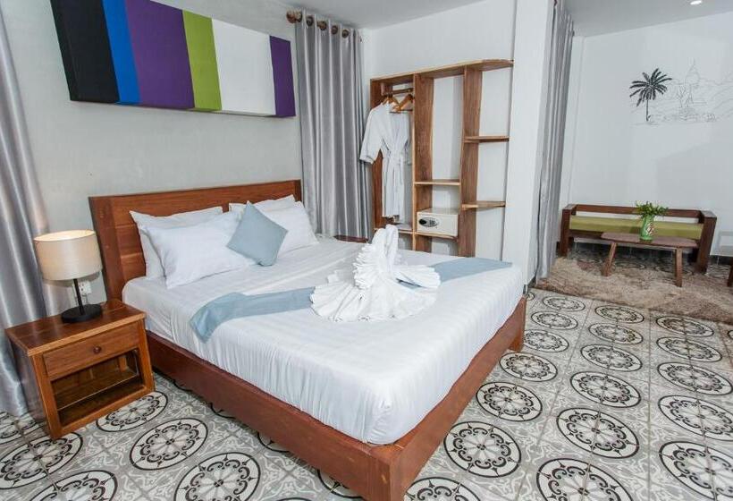 جناح جونيور, Home Chic