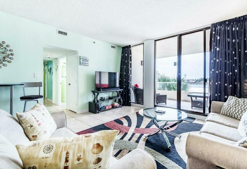 Apartamento 2 Dormitórios, East Pass 208
