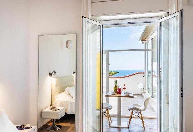 Полулюкс Вид на Море, Pantanello Rooms Avola