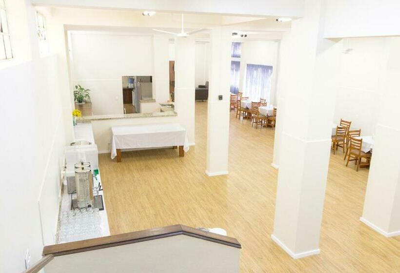 디럭스 트리플 룸, Colonial Hotel Itatiba