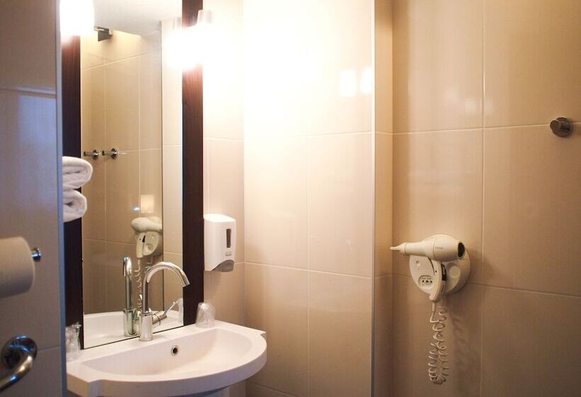 베이직 3인 룸, Inn Design Resto Novo Le Mans