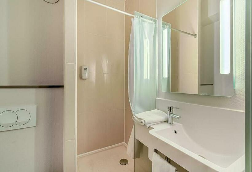 Номер Стандарт, B&b Hotel Salon De Provence
